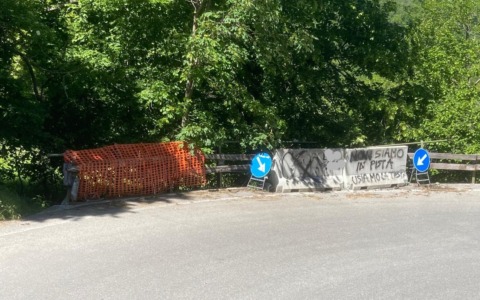Buche, guard rail rovinati e troppa velocità: scritta una lettera alla Provincia