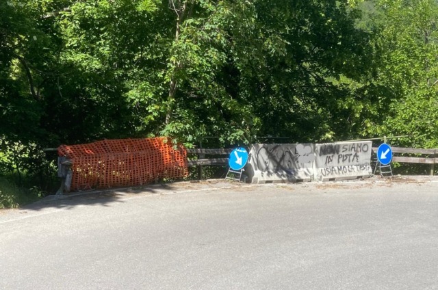 Buche, guard rail rovinati e troppa velocità: scritta una lettera alla Provincia