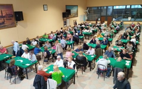 Un torneo di burraco per l’hospice pediatrico