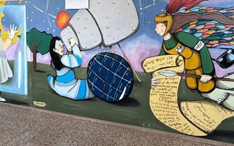 Svelato il nuovo murales alla scuola