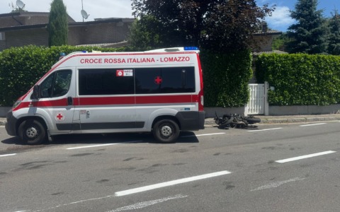 Scontro auto-moto, paura per un motociclista