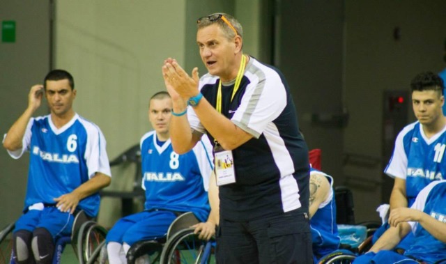 Coach Dionigi Cappelletti quado guidava l'Italia di basket in carrozzina