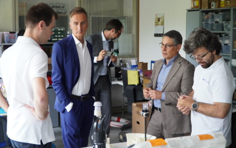 Il tour dell’innovazione di Fermi arriva nel Comasco: droni, farmaceutica del dolore e fisica dei rivelatori