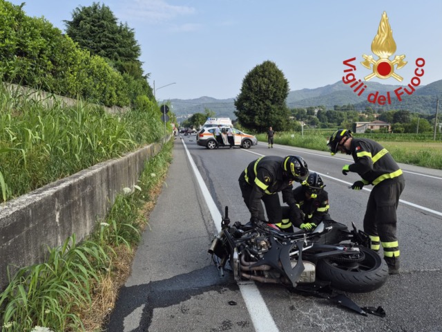 Drammatico incidente, muore un centauro