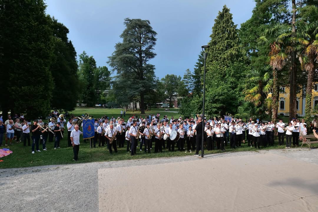 Sfilata di bande per festeggiare i 150 anni del Corpo musicale olgiatese