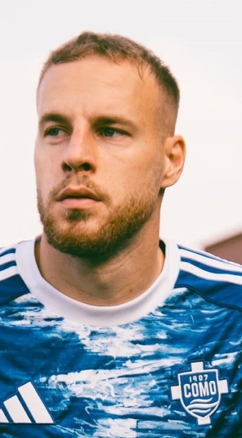 Ivan Smolcic al Como fino al 2031- foto social Como 1907