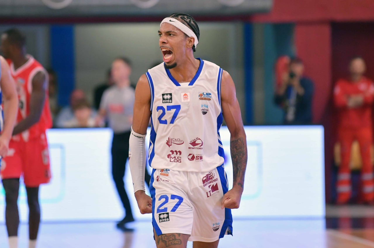 Udom è un giocatore della Pallacanestro Cantù