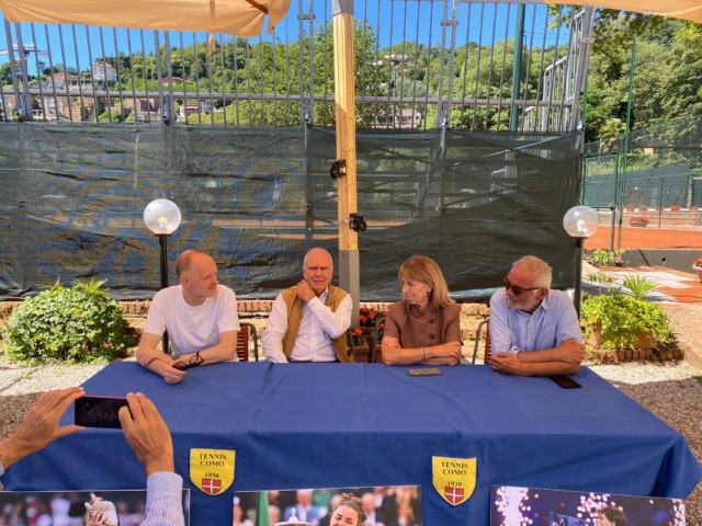 Il tavolo della presentazione di "Road to Como Lake Challenger 2026"