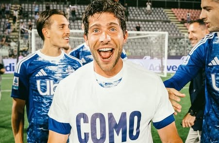 Dopo due stagioni Sergio Roberto saluta il Como: “Lascio con la squadra in Champions League, ringrazio tutti”