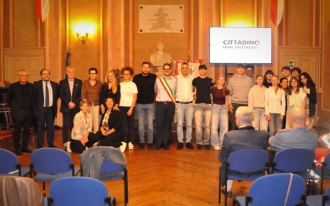 “Cittadino non spettatore”: i neo maggiorenni incontrano le associazioni