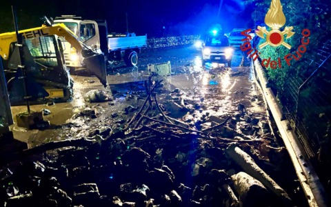 Maltempo sul comasco, frana sulla SP583: sul posto i Vigili del Fuoco