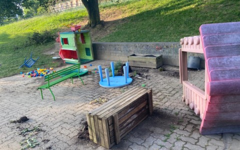 Vandali in azione alla scuola dell’infanzia