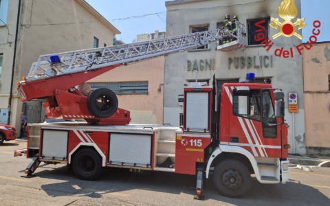 Paura in via Sirtori: fiamme in un appartamento