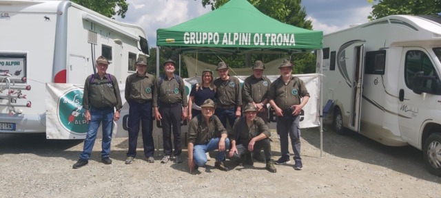 Spiedo e polenta in compagnia degli Alpini