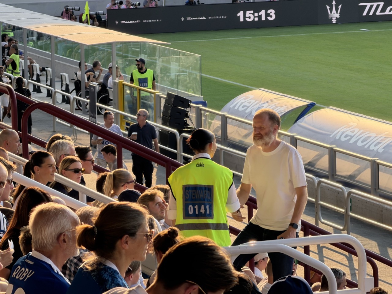 Como Cup 2026, il sindaco di Como Alessandro Rapinese sugli spalti del Sinigaglia