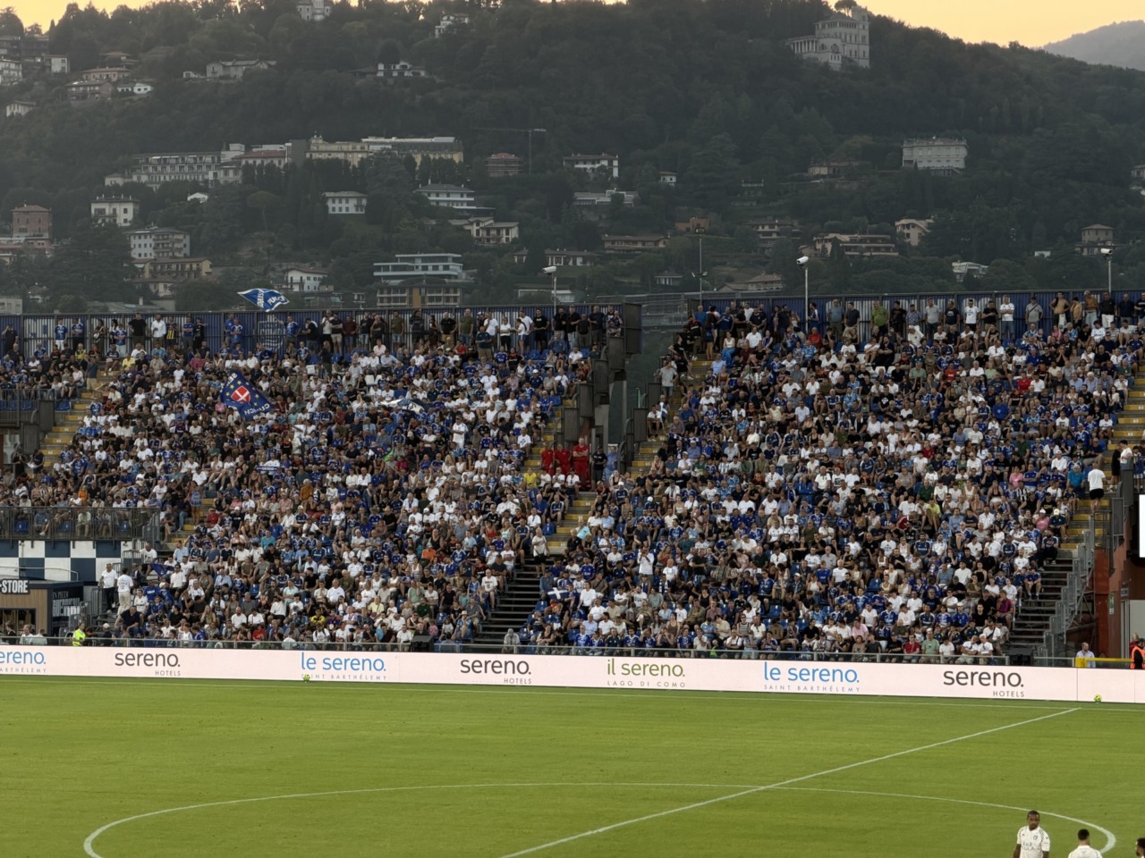 Como Cup 2026, il settore dei Distinti quasi pieno per Como vs AlUla Sc