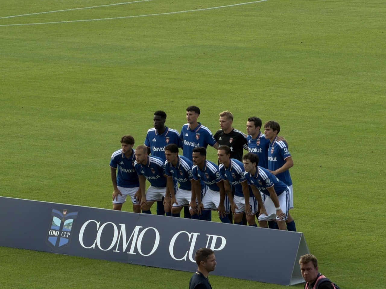 Como Cup 2026, il Como schierato prima della gara contro il Famalicão