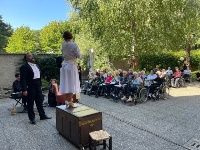 Opera in RSA, “Il Rigoletto” conquista la Residenza San Giovanni