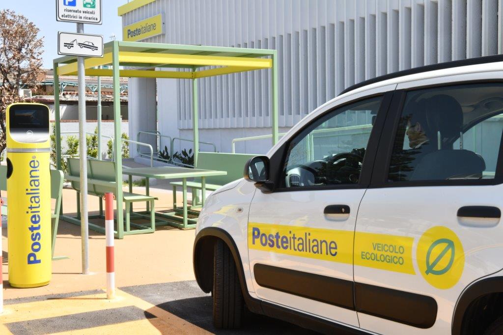 Poste Italiane: attivate nel comasco 34 colonnine di ricarica Polis