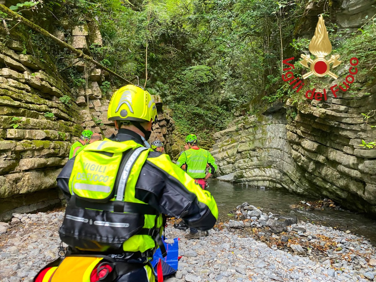 Rinvenuto il cadavere di un 19enne nel torrente
