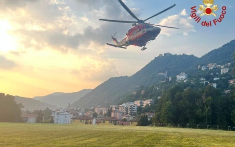 Si perde nei boschi sotto Brunate, salvata dai Vigili del Fuoco