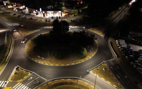 Nuova illuminazione per la rotatoria sulla provinciale