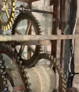 Grazie ai Tre Castelli l’orologio del campanile è tornato in funzione