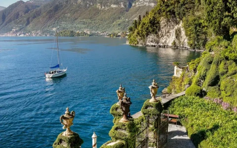 Patente nautica sul Lago di Como: quando serve davvero e cosa sapere prima di mettersi al timone