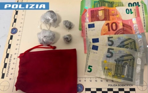 Controlli antidroga nel weekend a Como: due denunce