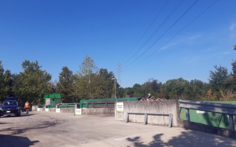 Scatta la proposta: “Realizzare un nuovo centro di raccolta”
