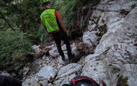 Escursionista resta bloccato tra i rovi: intervengono i soccorsi