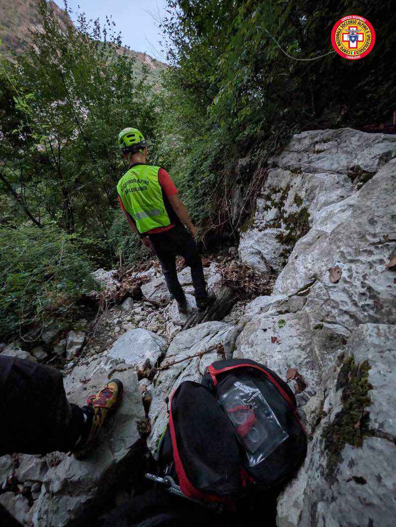 Escursionista resta bloccato tra i rovi: intervengono i soccorsi