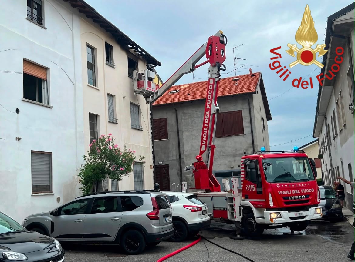 Incendio di un appartamento: intervengono i Vigili del Fuoco