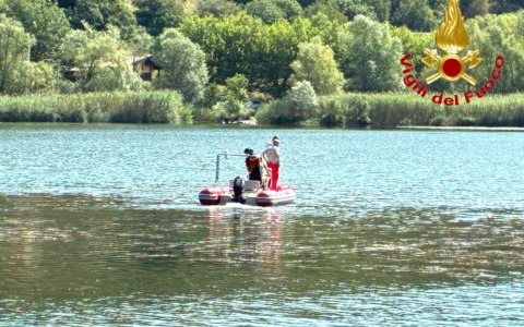 Scompare al lago, ricerche sospese da ieri sera