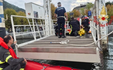 Cade nel lago, salvato da un carabinieri