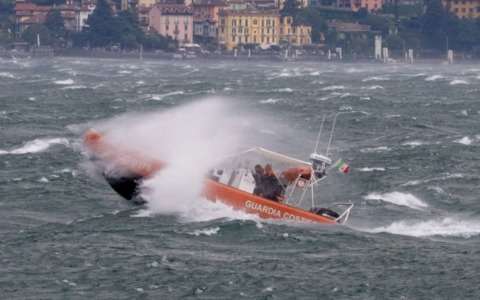 Maltempo: oltre 50 chiamate alla Guardia Costiera in tre ore