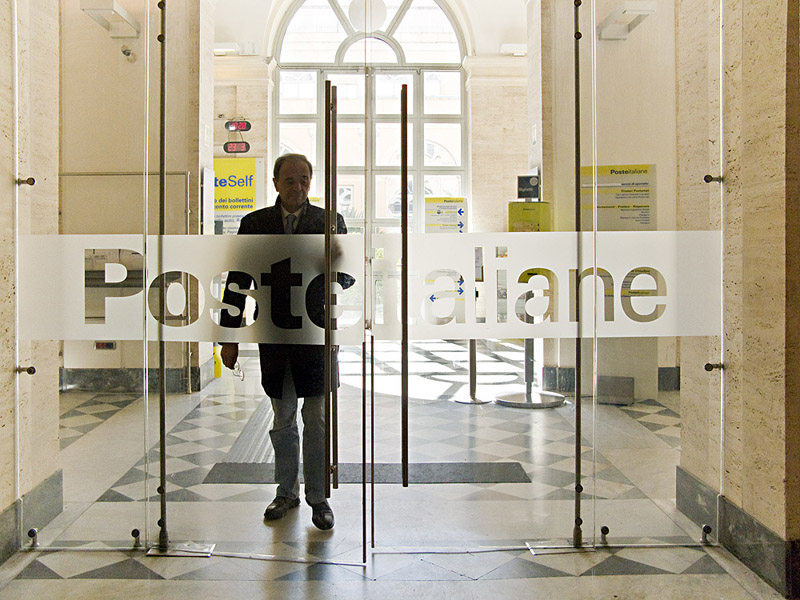 Poste sale all’85,8% di Tim: adesioni all’offerta oltre il 65% del capitale