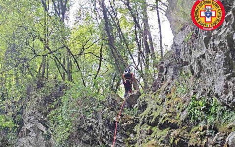 Donna dispersa a Civenna, le ricerche continuano