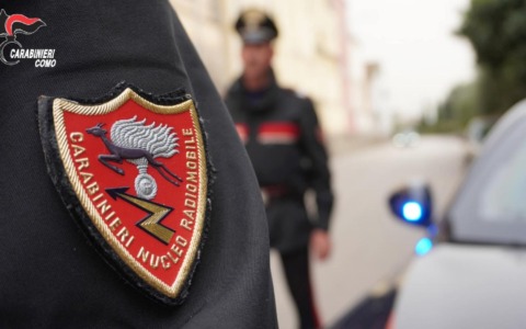 Si introduce in un appartamento, ma viene scoperto dai proprietari: arrestato