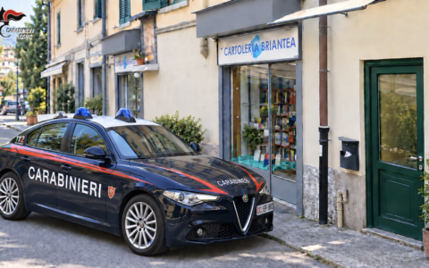 Aveva aggredito e rapinato i titolari di una cartoleria in due occasioni ravvicinate: arrestato