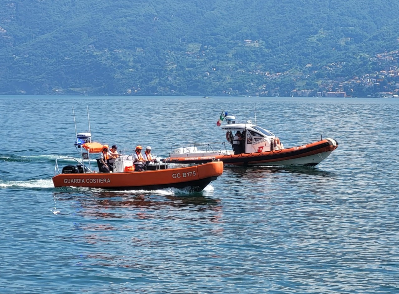 Bagnante si inabissa nel lago: intervengono i soccorsi
