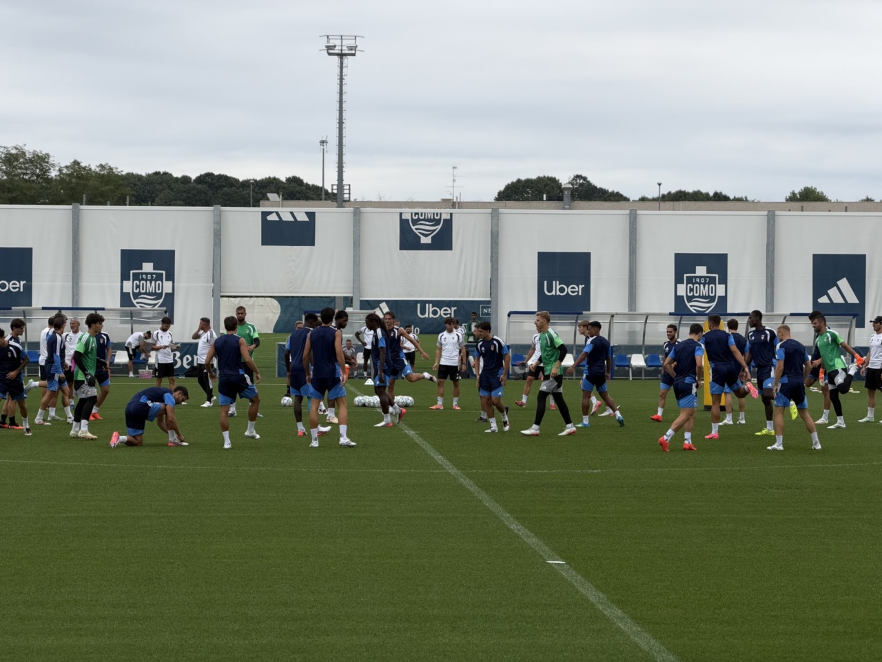 Como 1907, allenamento a porte aperte a Mozzate in vista dell'esordio in Champions League con il Lipsia