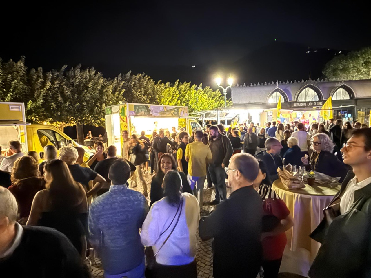 Migliaia di persone alla Notte Gialla