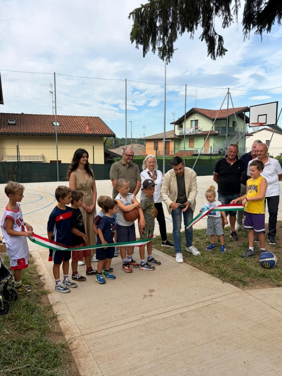 Un campo di basket per creare aggregazione