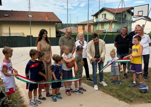 Un campo di basket per creare aggregazione