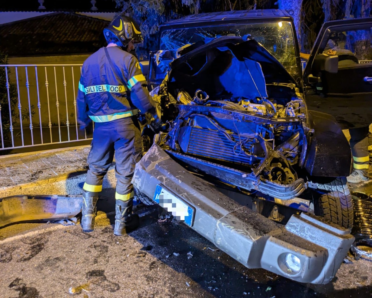 Terribile schianto nella notte, paura a Lenno