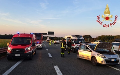Scontro tra auto, si viaggia solo su una corsia sulla A9