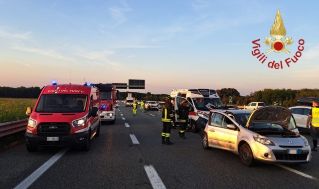 Scontro tra auto, si viaggia solo su una corsia sulla A9