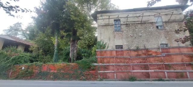 Cascine abbandonate: dopo il crollo altre due saranno demolite