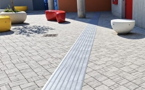 Scuola più inclusiva con il nuovo percorso per ciechi e ipovedenti